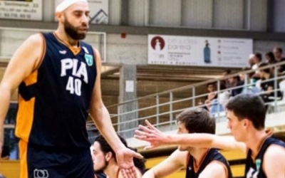 Jose Manuel Piñero va contribuir amb 8 punts, però no van servir per donar al triomf a la Pia | Txell Domènech